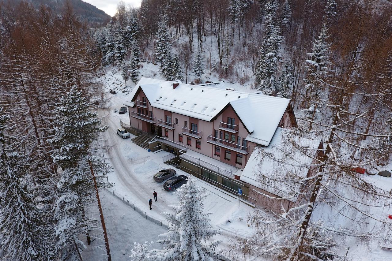 Hotel Klaudia Juszczyn Exterior photo